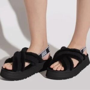 UGG‎ DISCO CROSS PLATFORM SLIPPER